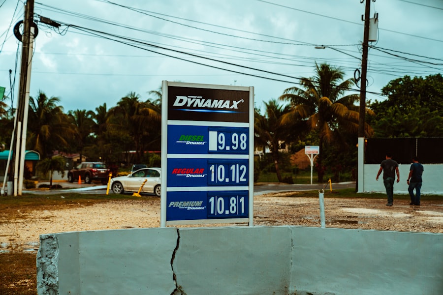 Photo oil priced in us dollars
