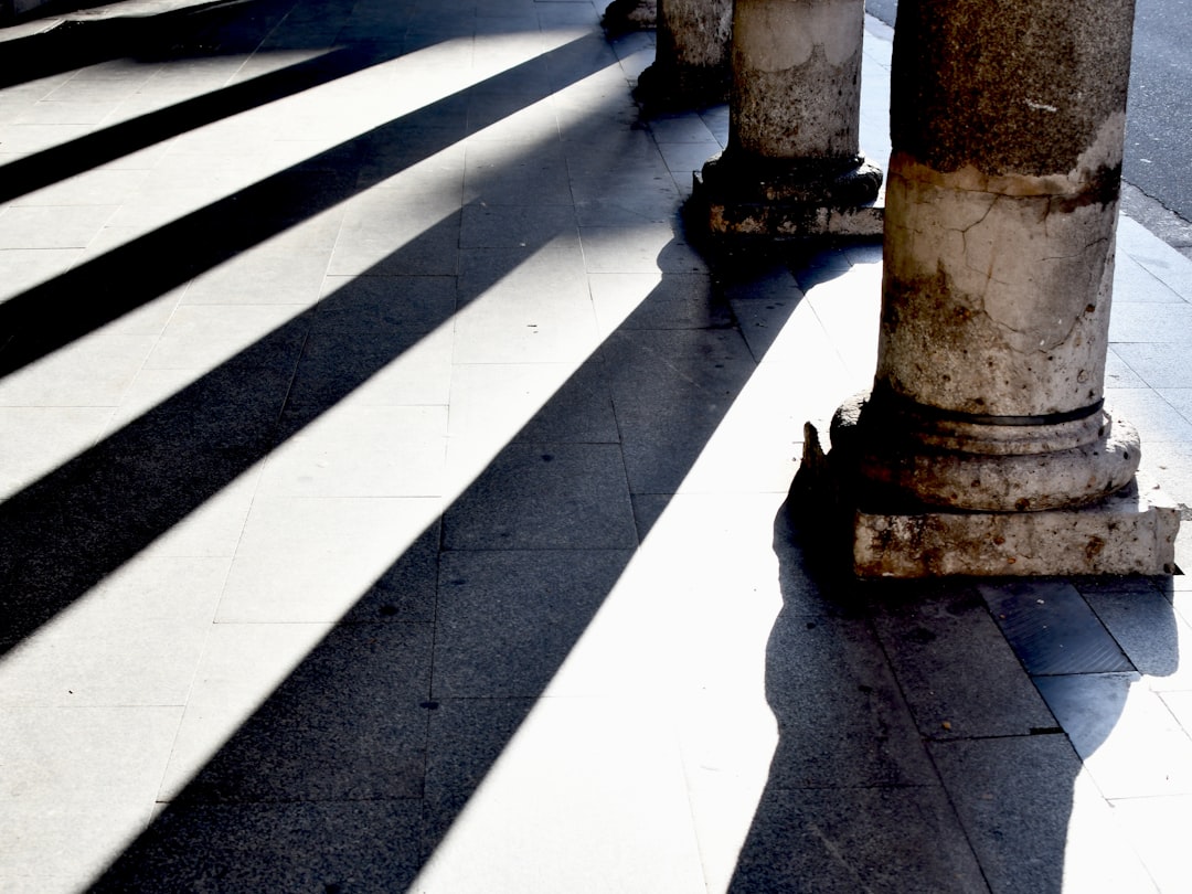 Photo shadow banking
