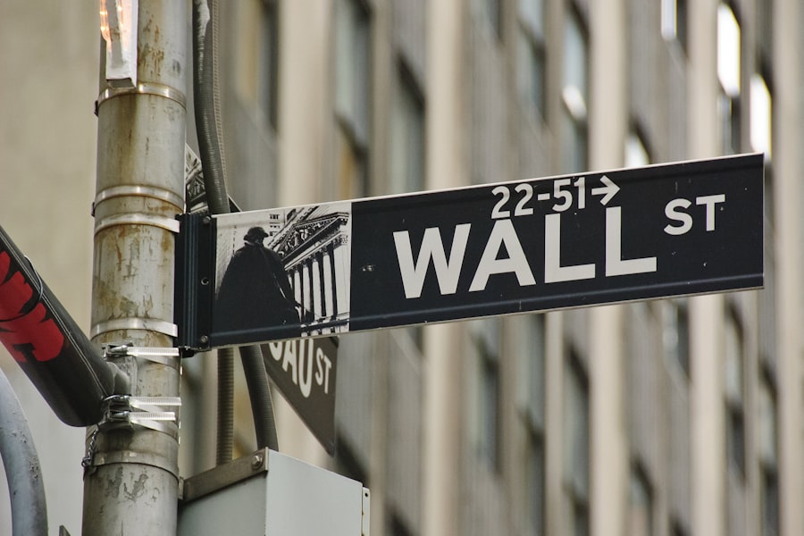 Photo unregulated financial markets