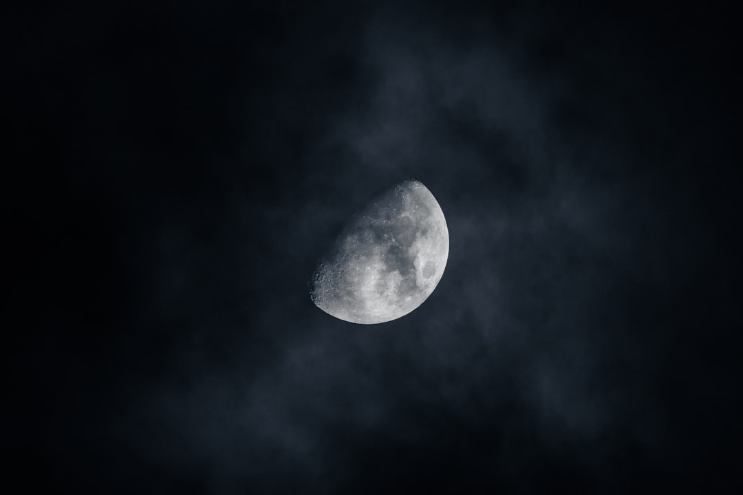 Photo moon destroyed