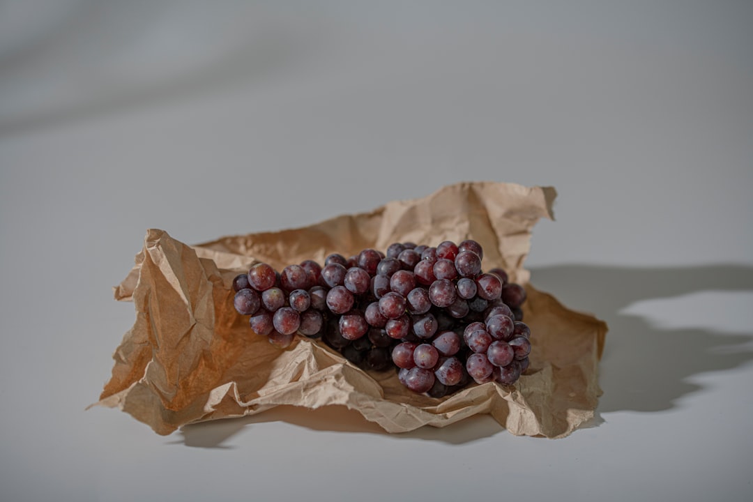 Photo transporting grapes