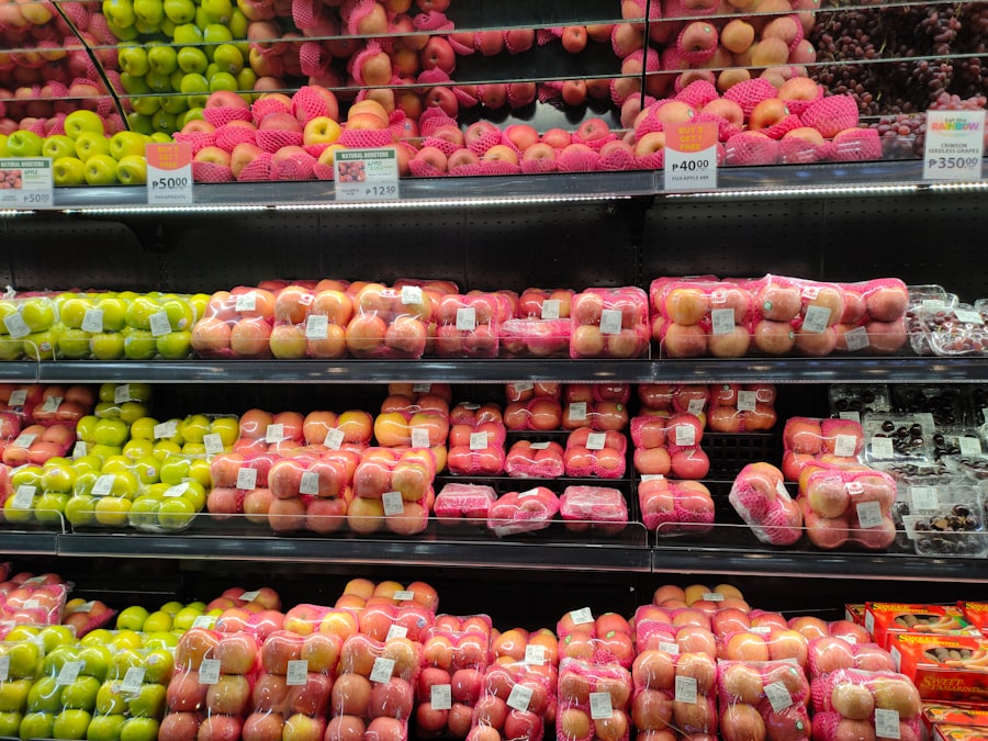 Photo grocery store apples