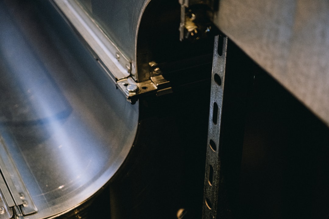 Photo helium extraction techniques