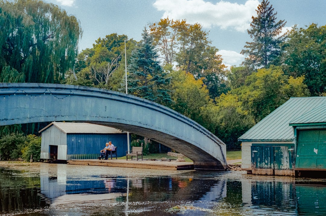 Photo retirement bridge