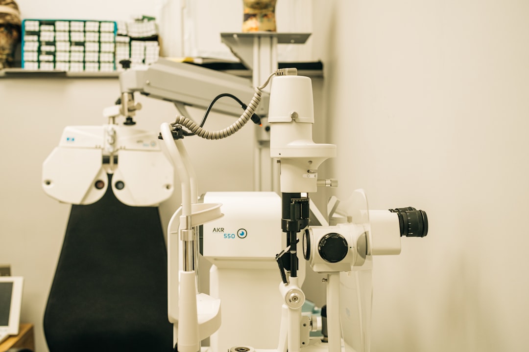 Photo independent eye doctor