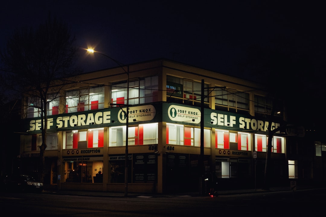 Photo optical store lease