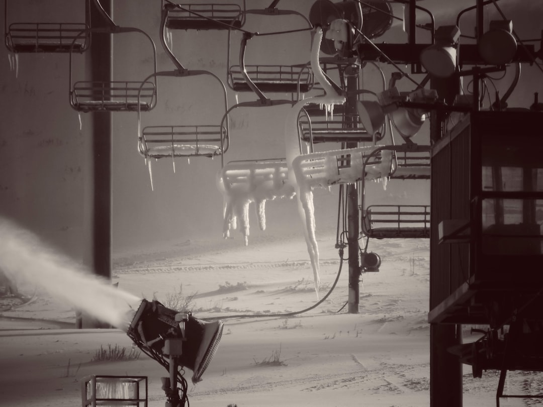 Photo ammonia production