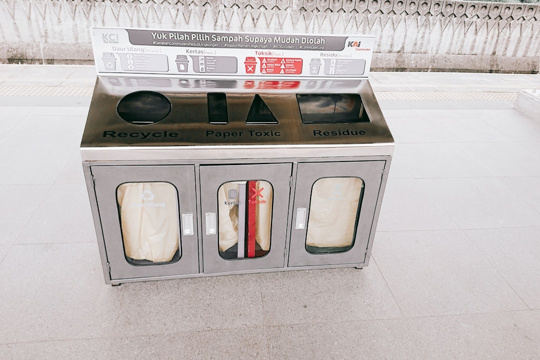 Photo fridge ice maker