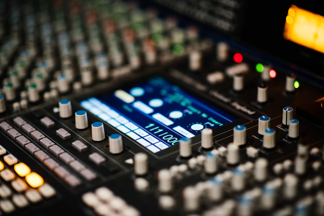 Photo streaming sound mixing