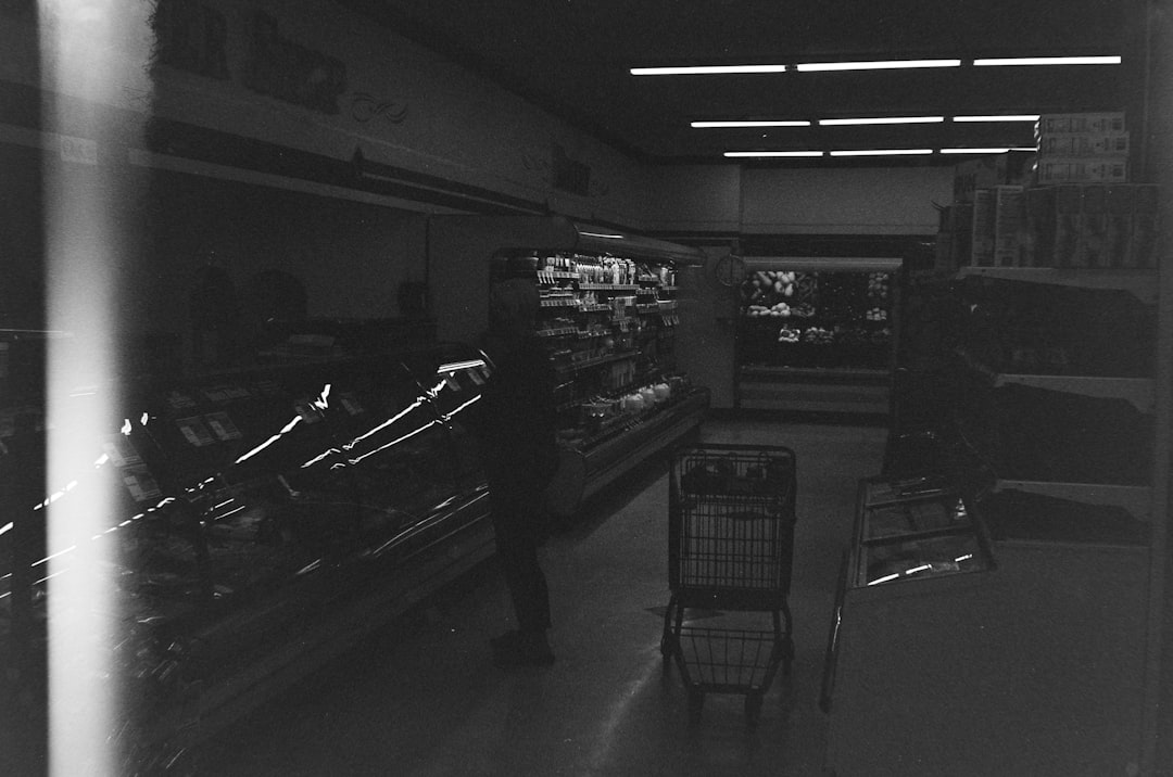 Photo grocery store illusion